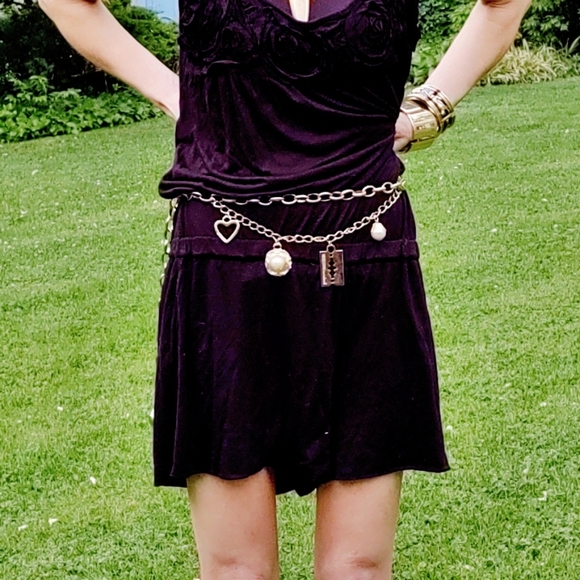 Rare Vintage Moschino Gold Charm Belt/Necklace - Picture 3 of 10